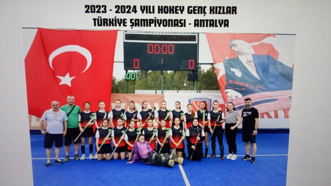 Hokey Genç Kızlar Türkiye 6.sı olduk