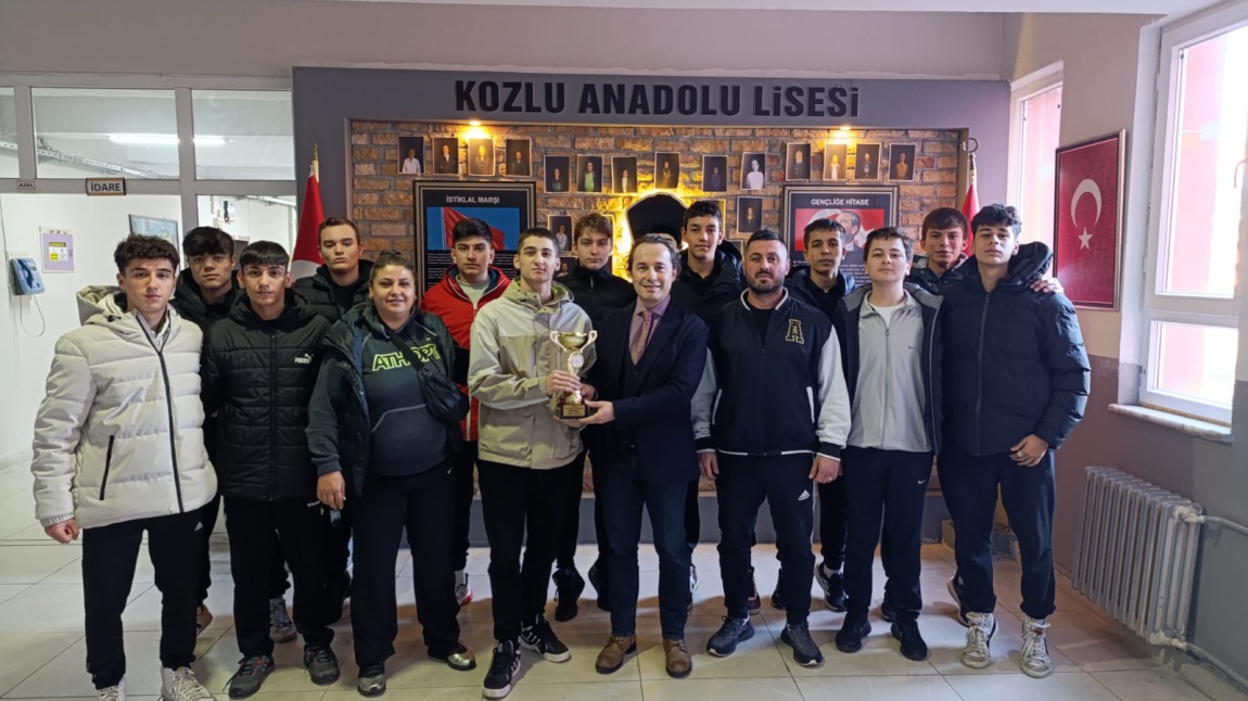 Kozlu Anadolu Lisesi Erkek Hentbol Takımı İl İkincisi Oldu!